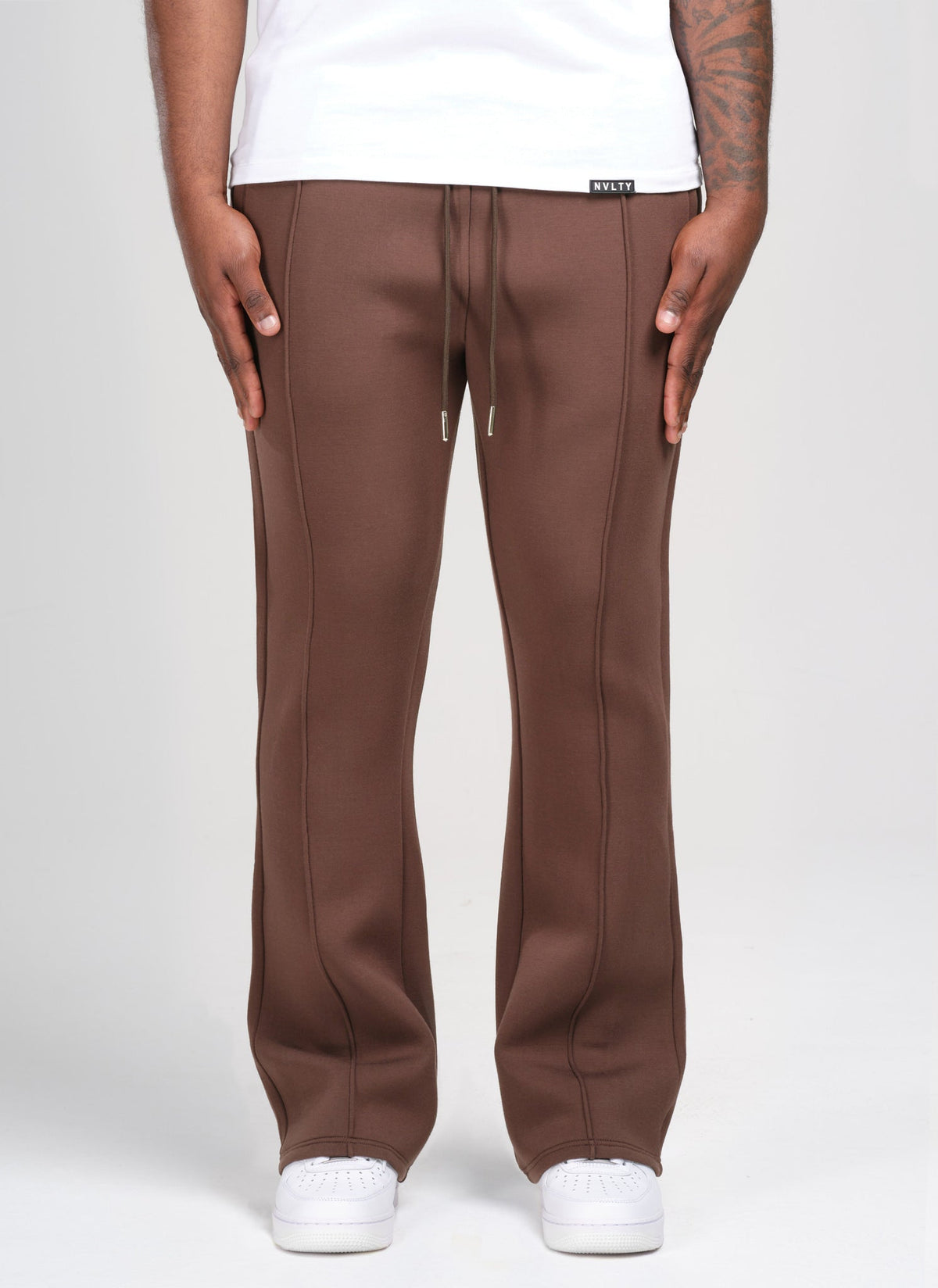 Pantalon de jogging Scuba structuré à plis évasés - Marron