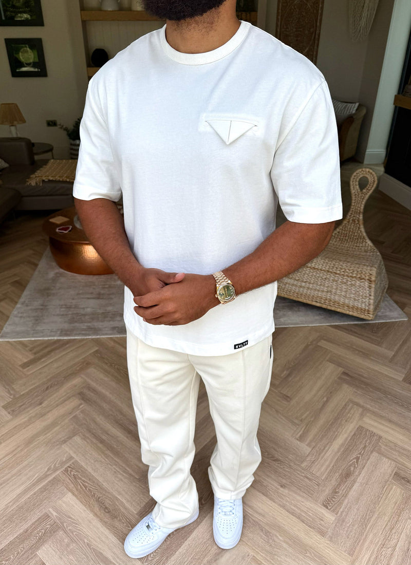 T-shirt à pochette blanche
